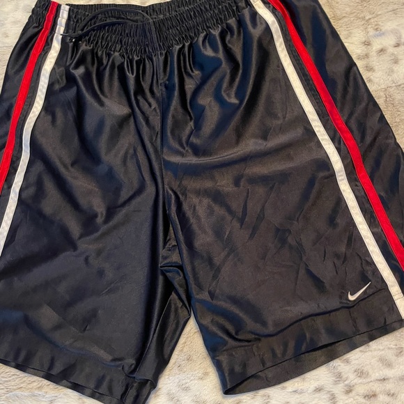 Vintage Nike Basketball shorts - Picture 3 of 6
